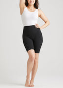 Black | 5' 8" | S | Sarah