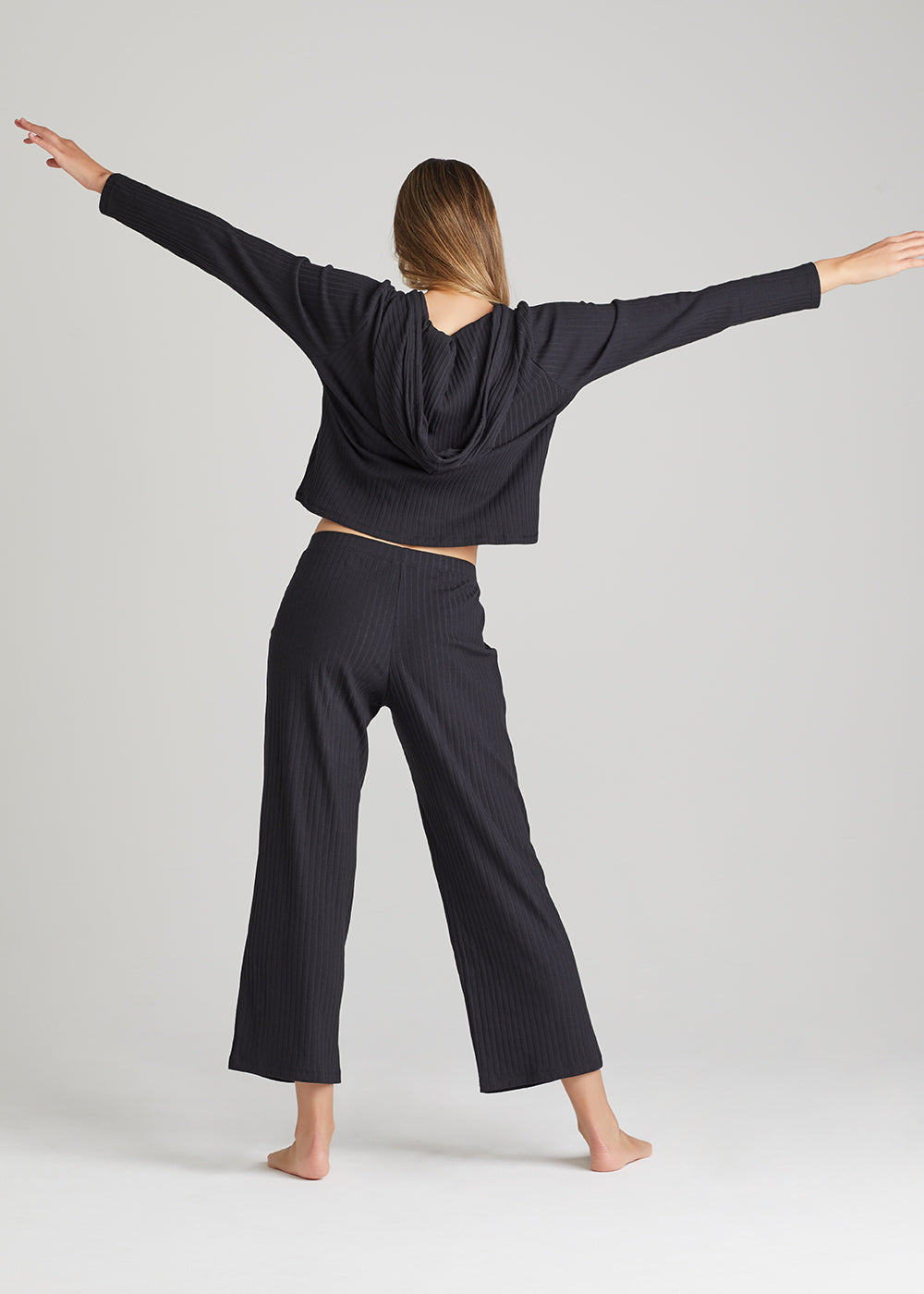Cropped Cotton Rib Lounge Pant in Black yummie