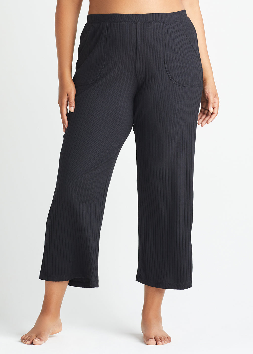 Cropped Cotton Rib Lounge Pant in Black yummie
