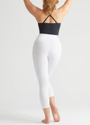 White | 5' 10" | M