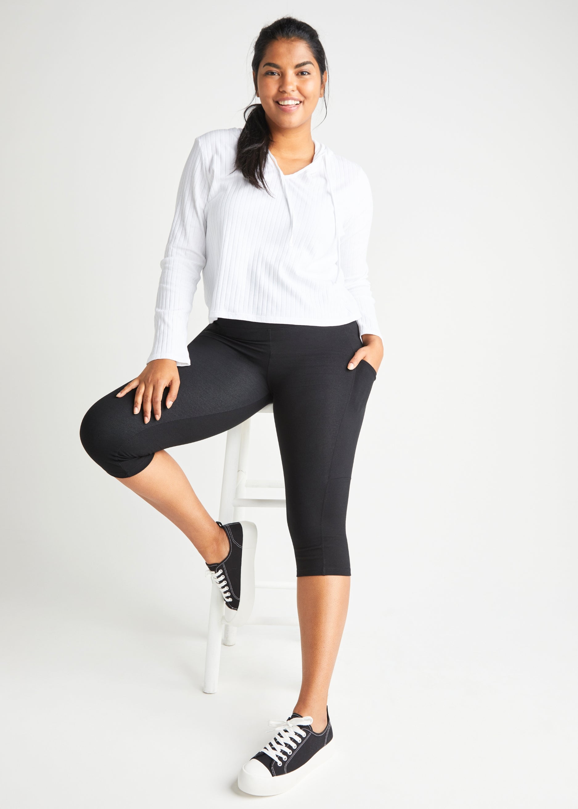 High-Waisted Elevate Side-Pocket Plus-Size Crop Leggings