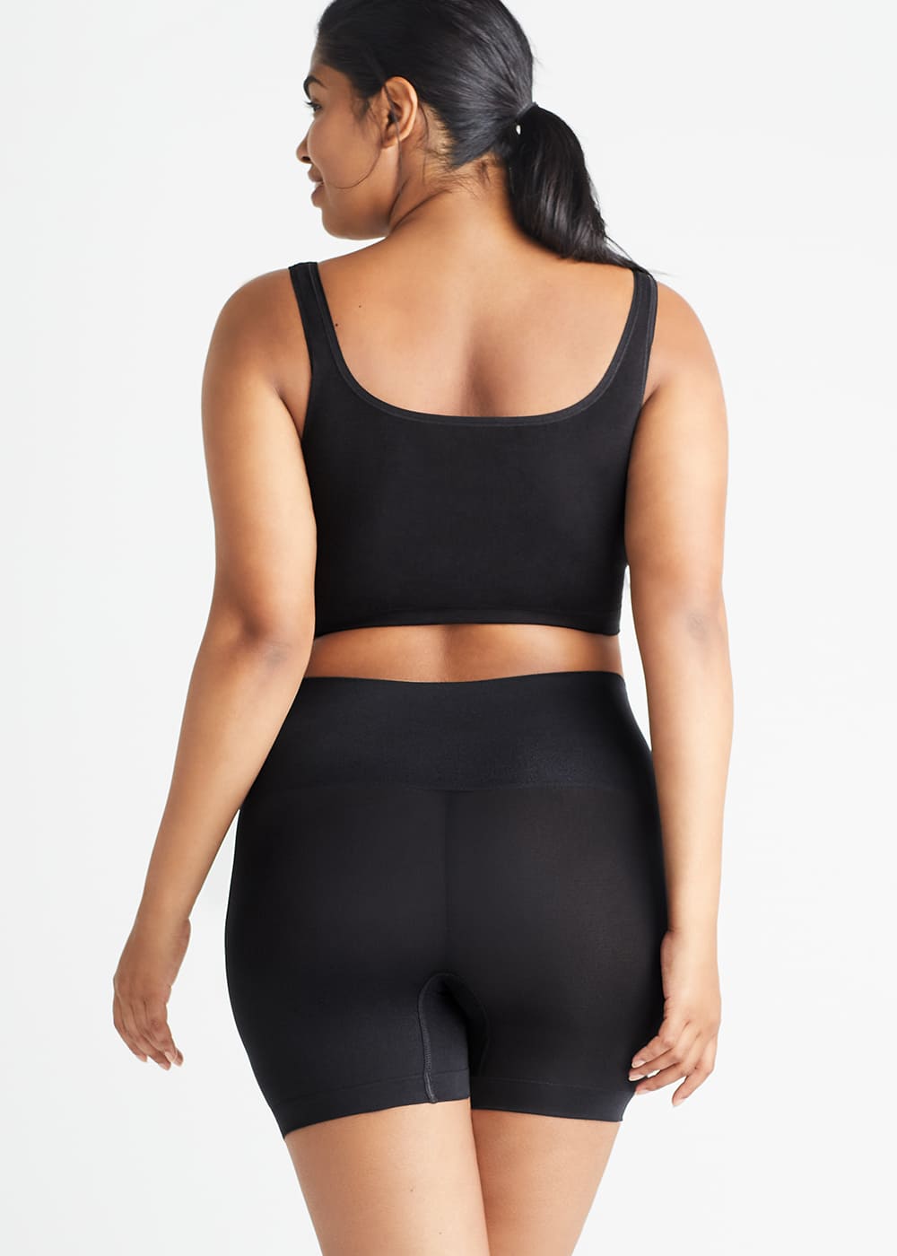 Ultralight Seamless Shaping Short in Black | yummie