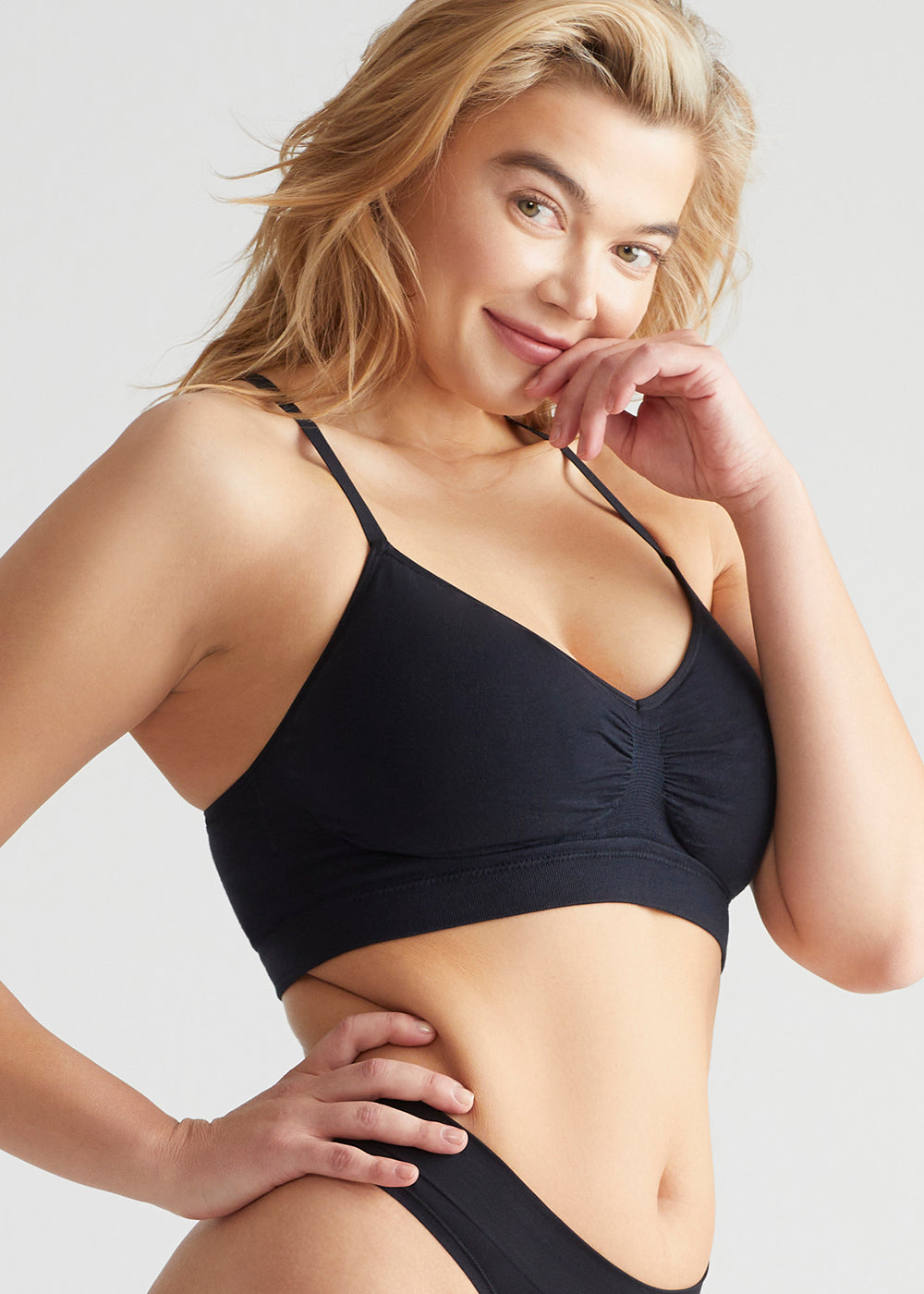 Yummie Women's Audrey Unlined Bralette Outlast Seamless, Black,  Small-Medium at  Women's Clothing store