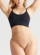 Almond | 5'10 " | M/L | Khrystyana
