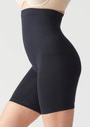 Black | 5'10 " | M/L | Khrystyana