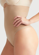 Almond | 5'10 " | M/L | Khrystyana
