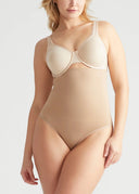 Almond | 5'10 " | M/L | Khrystyana
