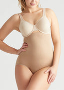 Almond | 5'10 " | M/L | Khrystyana
