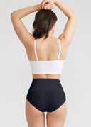 Black | 5' 8" | S/M | Sarah
