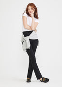 White | 5' 9.5" | S/M
